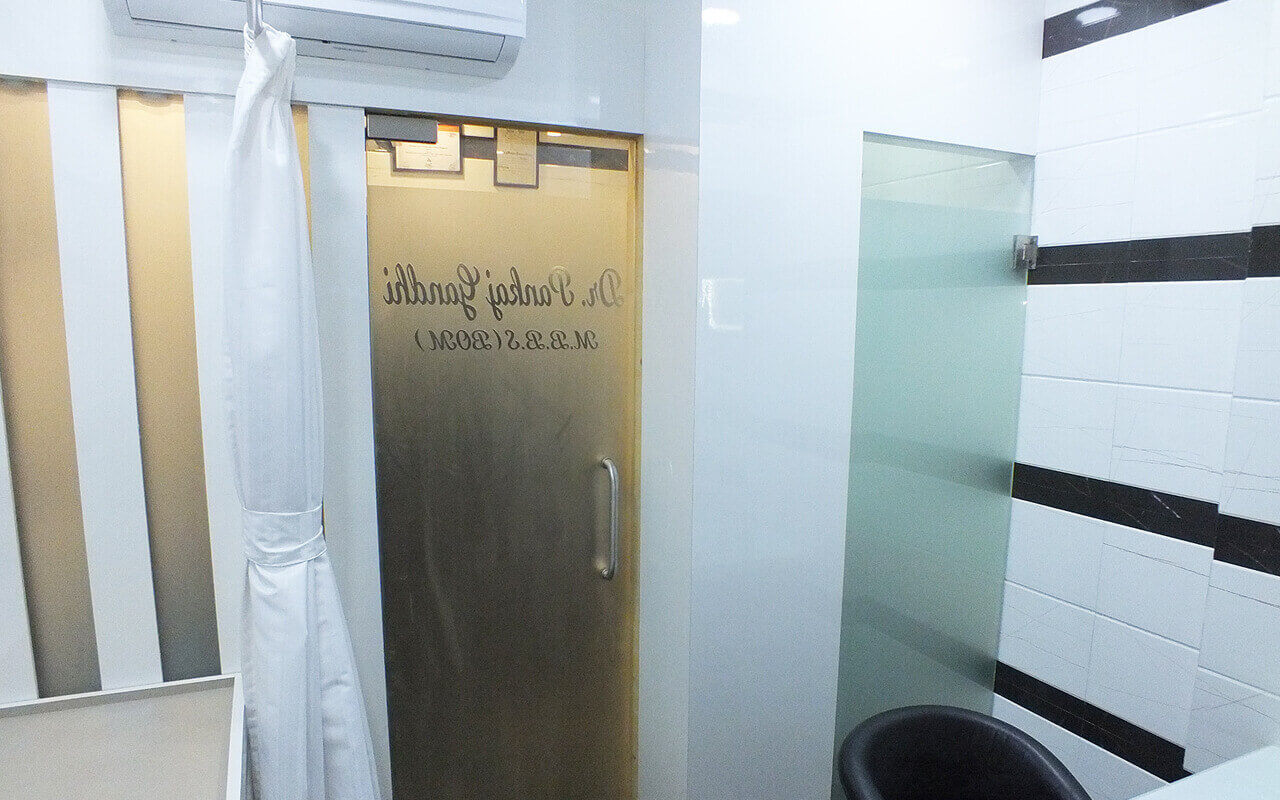 Project 9 - Dr Gandhi Clinic - Inside Room